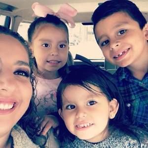 Meet your Posher, Alexis naarai